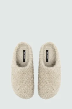 Sleepers In Lana Boucle