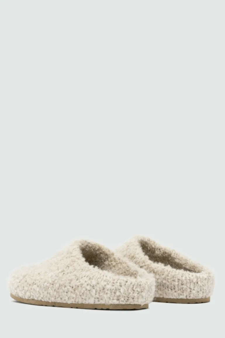 Sleepers In Lana Boucle
