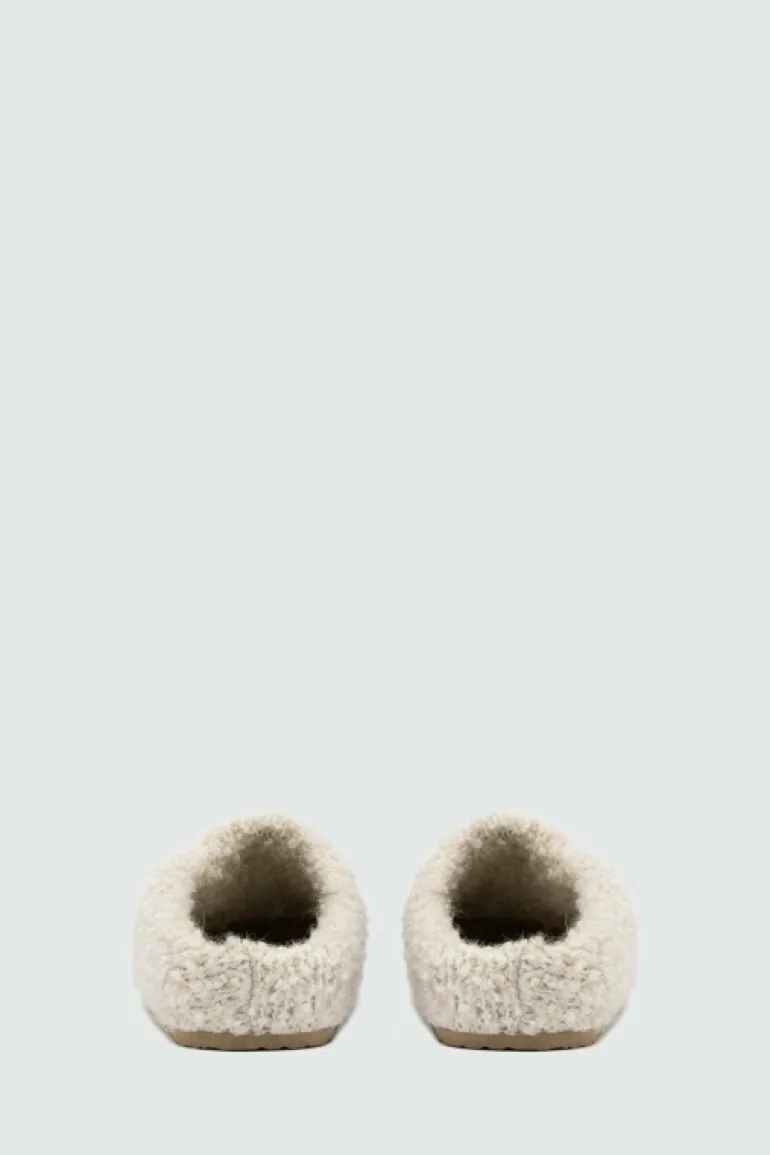 Sleepers In Lana Boucle